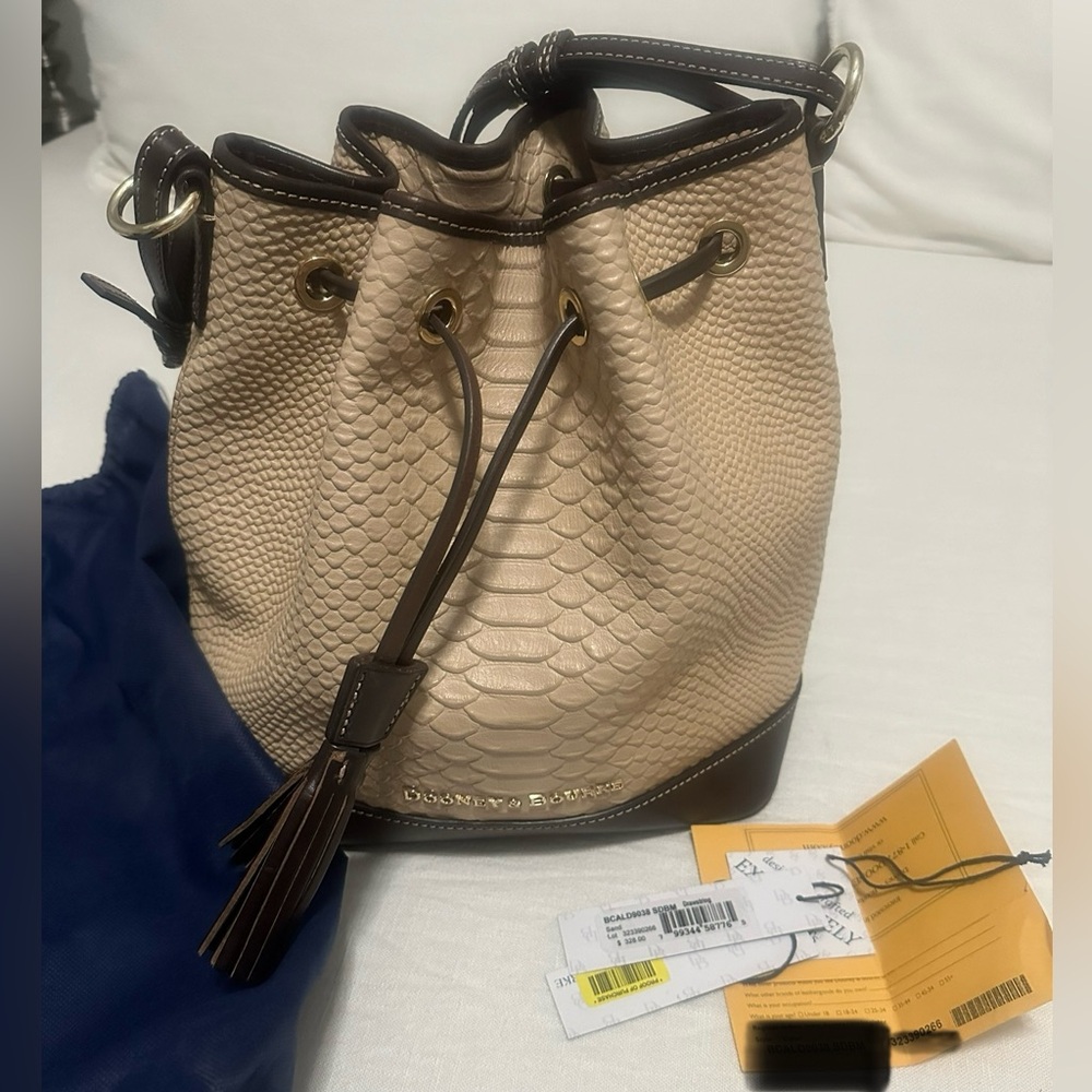 Limited Edition Dooney and Bourke drawstring bucket bag in Alligator - Picture 11 of 13